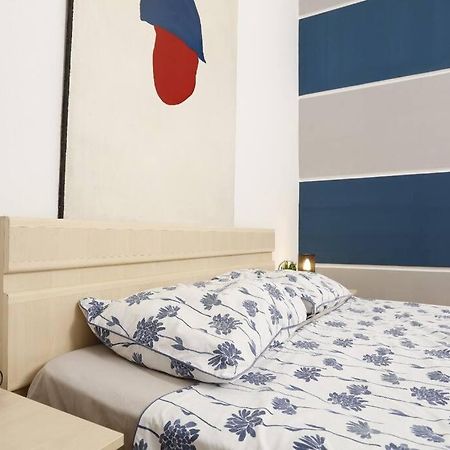 1 Bdrm Apartment In City Center Boekarest Buitenkant foto