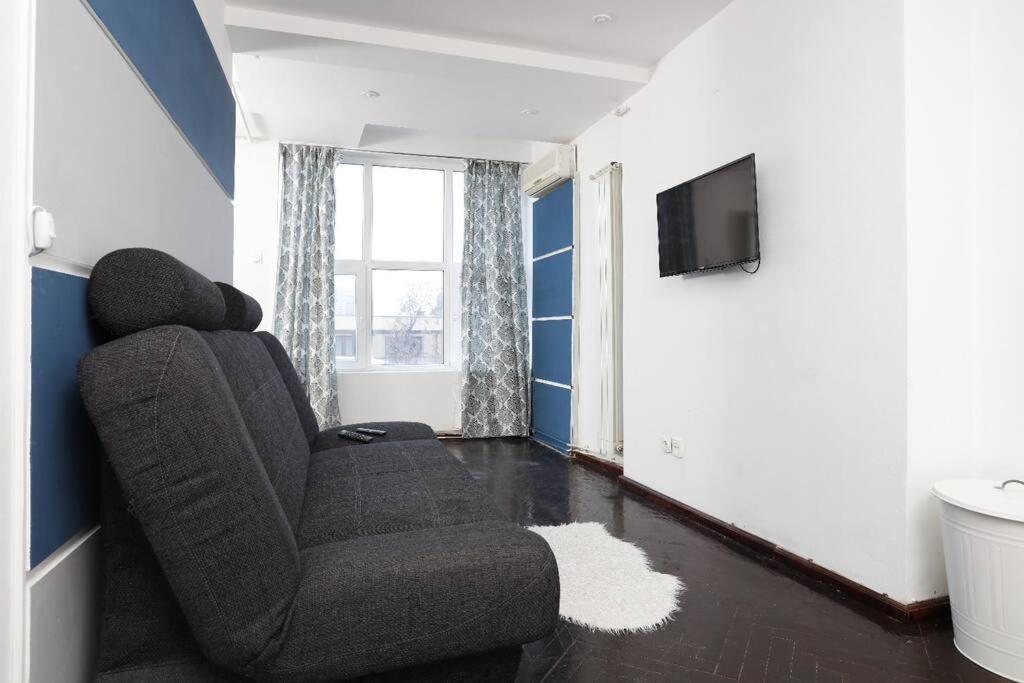 1 Bdrm Apartment In City Center Boekarest Buitenkant foto